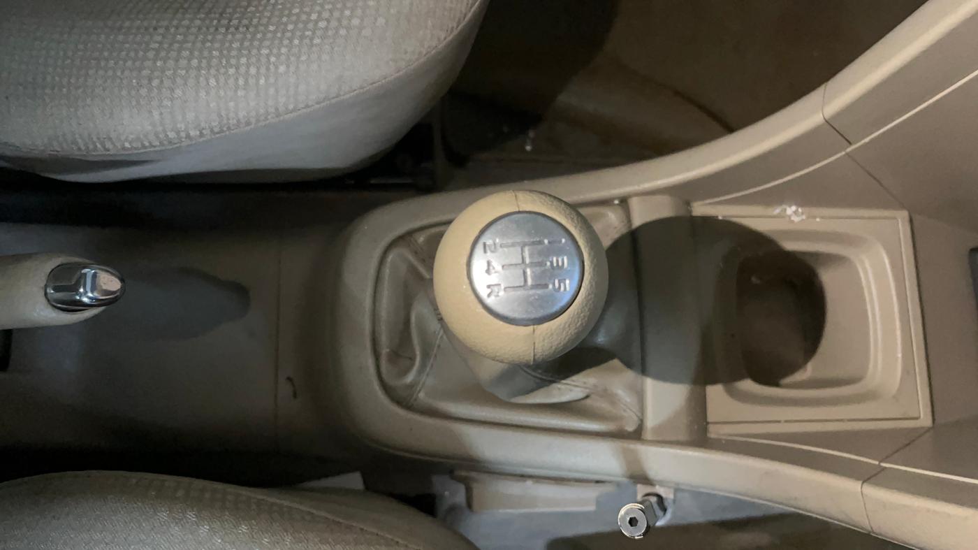 2014 Maruti Swift Dzire VXI, Petrol, Manual, 47,641 km, Gear Lever