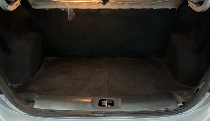 2014 Maruti Swift Dzire VXI, Petrol, Manual, 47,583 km, Boot Inside