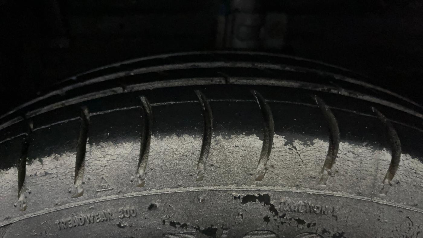 2014 Maruti Swift Dzire VXI, Petrol, Manual, 47,641 km, Left Front Tyre Tread