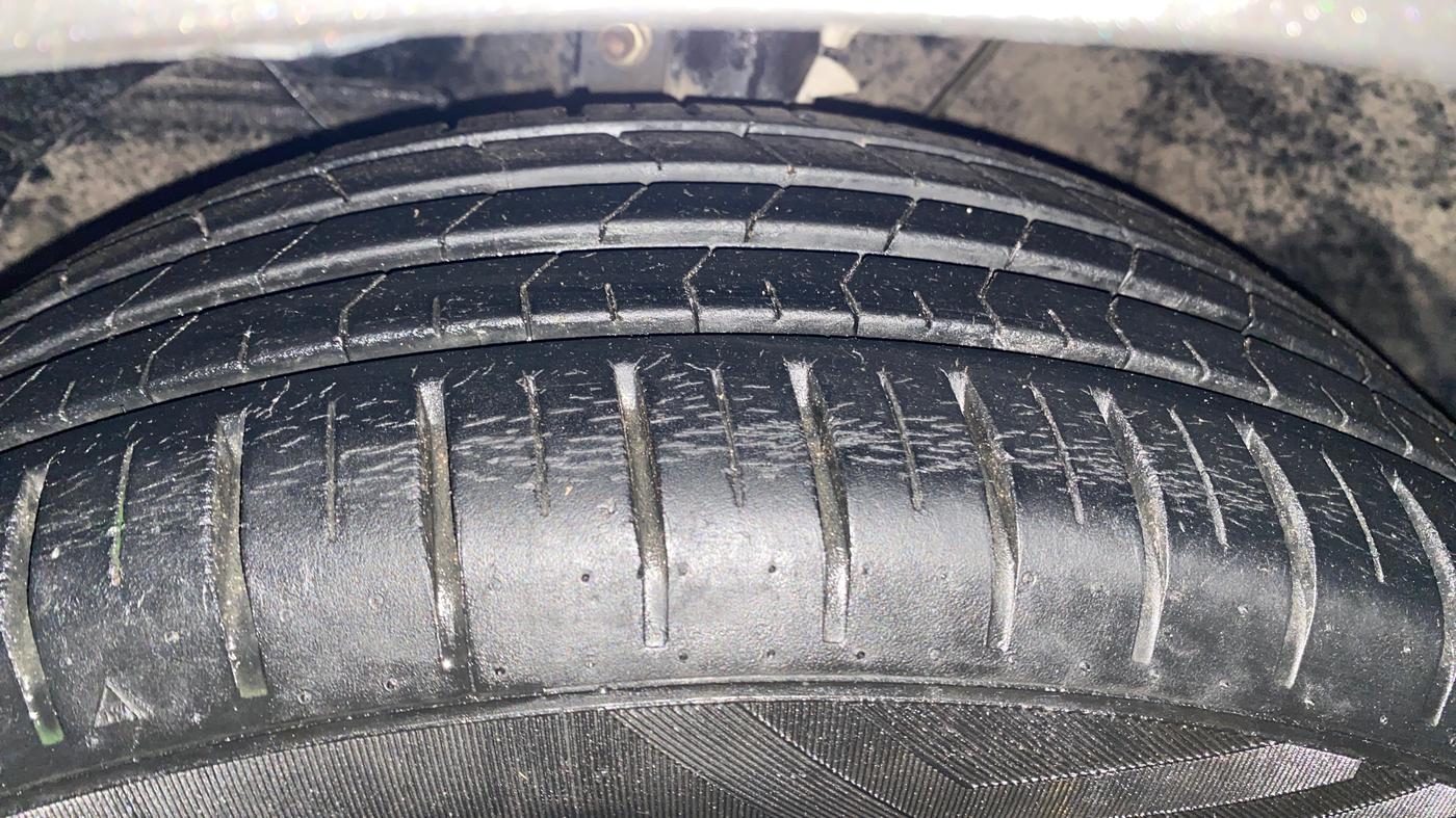 2021 Maruti Baleno ZETA CVT PETROL 1.2, Petrol, Automatic, 28,062 km, Left Front Tyre Tread