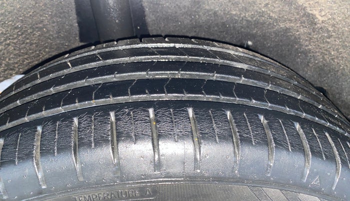 2021 Maruti Baleno ZETA CVT PETROL 1.2, Petrol, Automatic, 28,062 km, Right Rear Tyre Tread