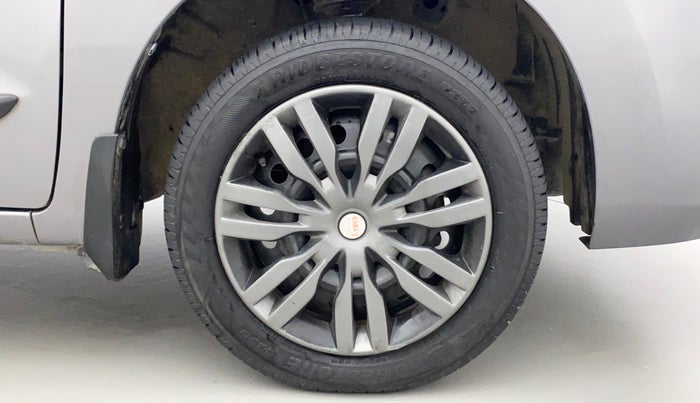 2017 Maruti Wagon R 1.0 VXI AMT, Petrol, Automatic, 35,686 km, Right Front Wheel