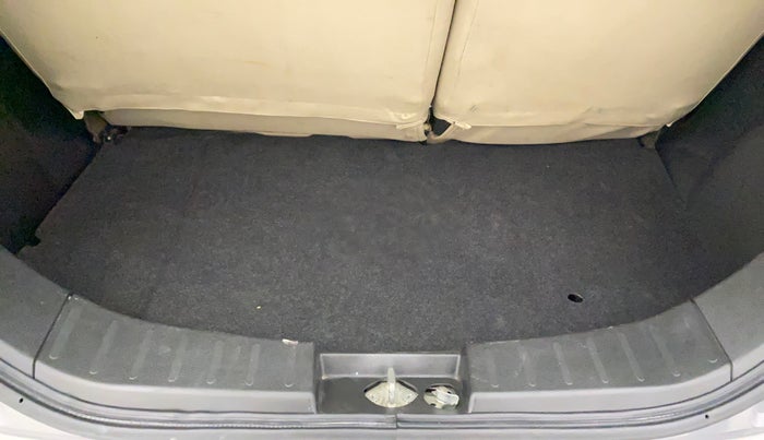2017 Maruti Wagon R 1.0 VXI AMT, Petrol, Automatic, 35,686 km, Boot Inside