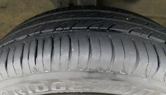 2017 Maruti Wagon R 1.0 VXI AMT, Petrol, Automatic, 35,686 km, Right Front Tyre Tread