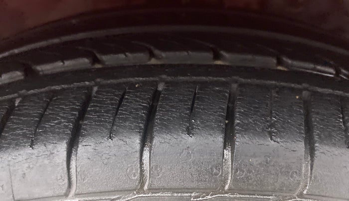 2011 Honda Jazz 1.2 L I-VTEC SELECT, Petrol, Manual, 63,744 km, Right Front Tyre Tread