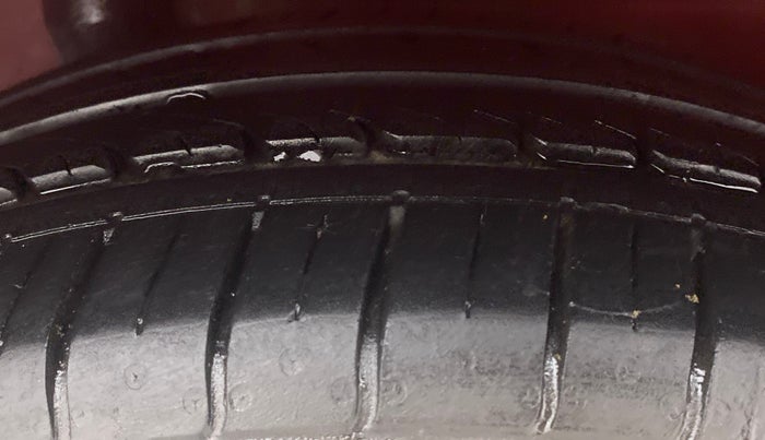 2011 Honda Jazz 1.2 L I-VTEC SELECT, Petrol, Manual, 63,744 km, Right Rear Tyre Tread