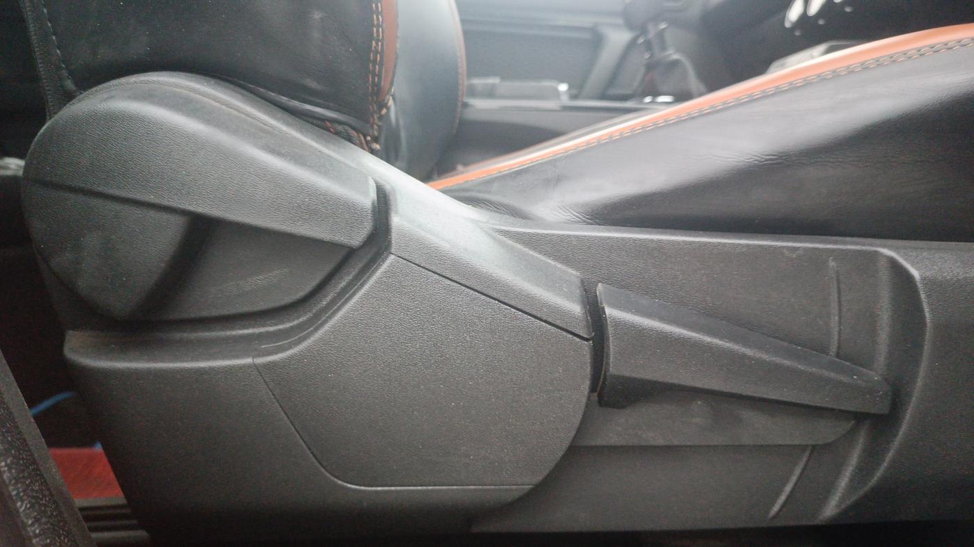 2023 Renault Kiger RXZ MT, Petrol, Manual, 21,450 km, Driver Side Adjustment Panel
