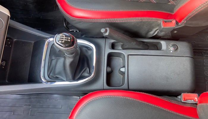 2022 Renault TRIBER RXT, CNG, Manual, 61,803 km, Gear Lever