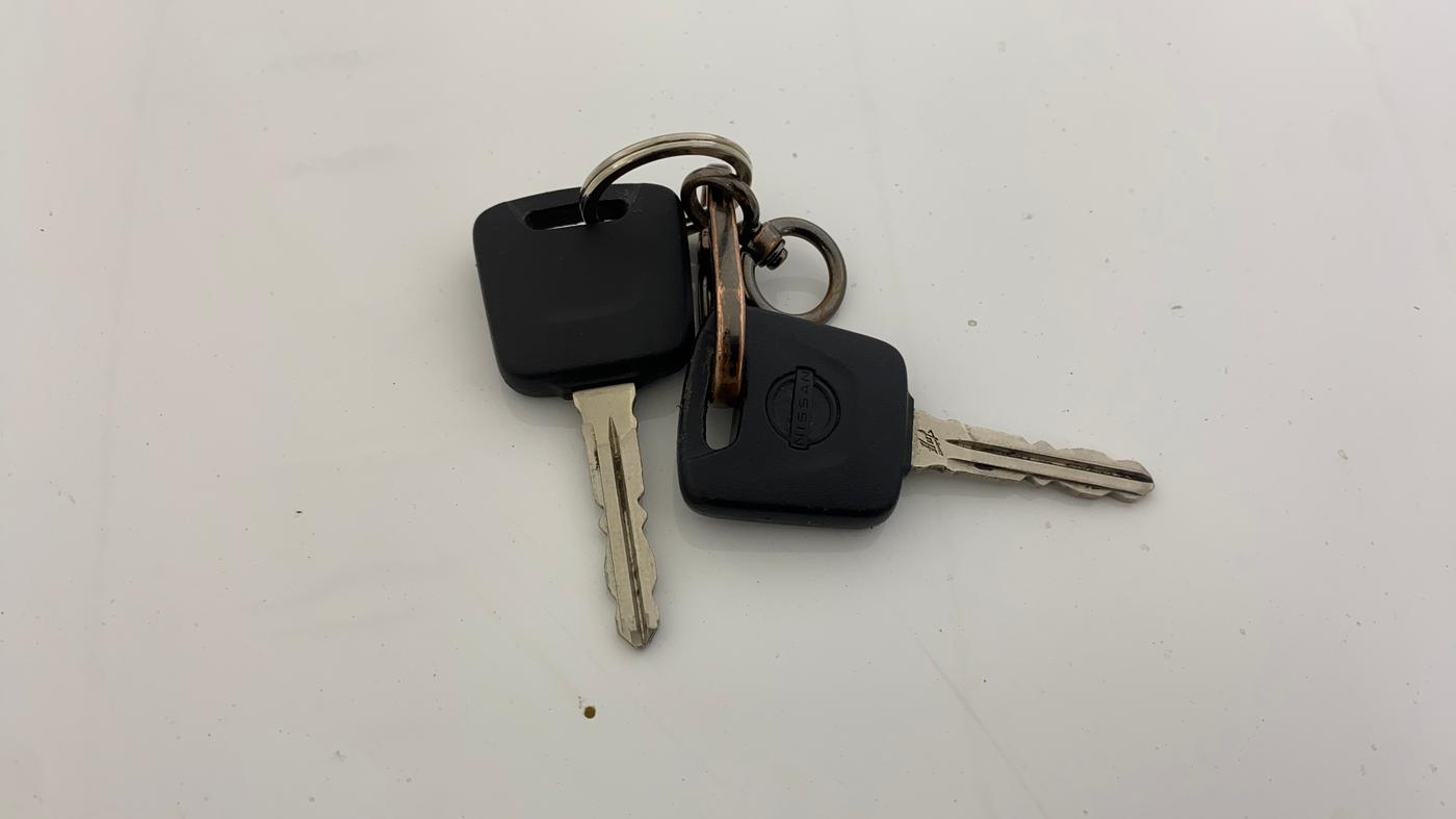 2023 Nissan MAGNITE XE, Petrol, Manual, 12,323 km, Key Close Up