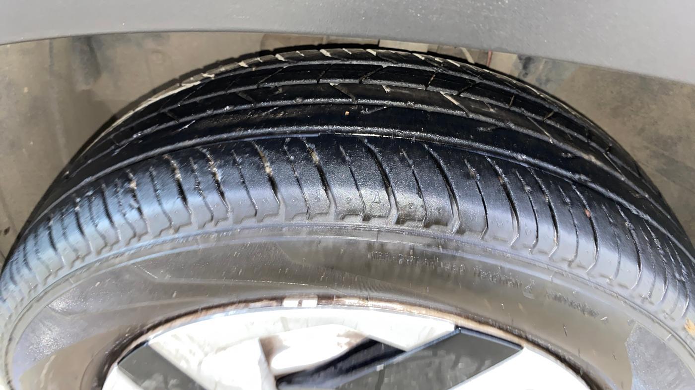 2023 Nissan MAGNITE XE, Petrol, Manual, 12,323 km, Left Front Tyre Tread