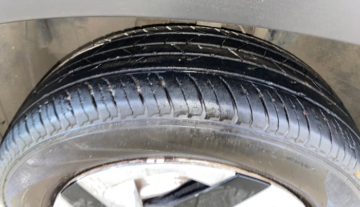 2023 Nissan MAGNITE XE, Petrol, Manual, 12,323 km, Left Front Tyre Tread