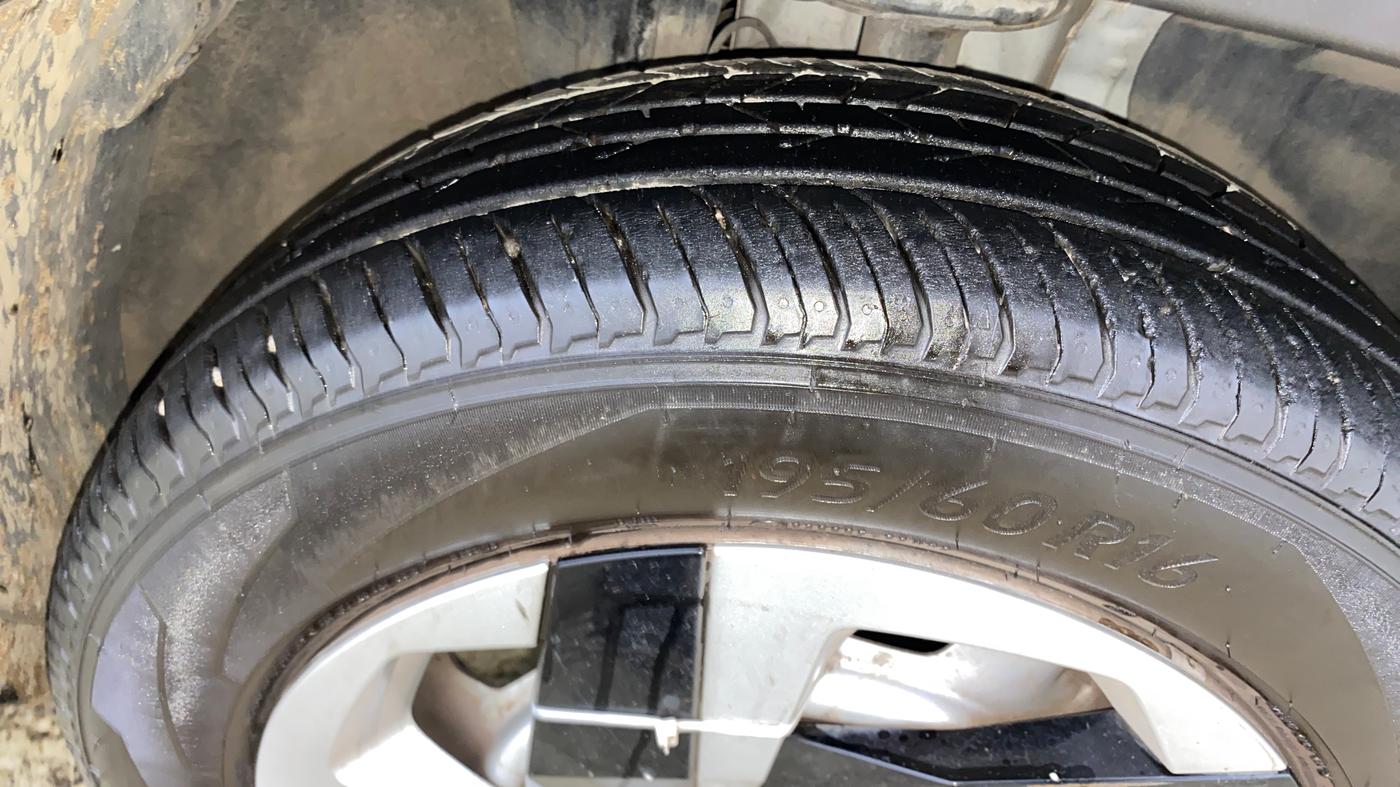 2023 Nissan MAGNITE XE, Petrol, Manual, 12,323 km, Right Front Tyre Tread