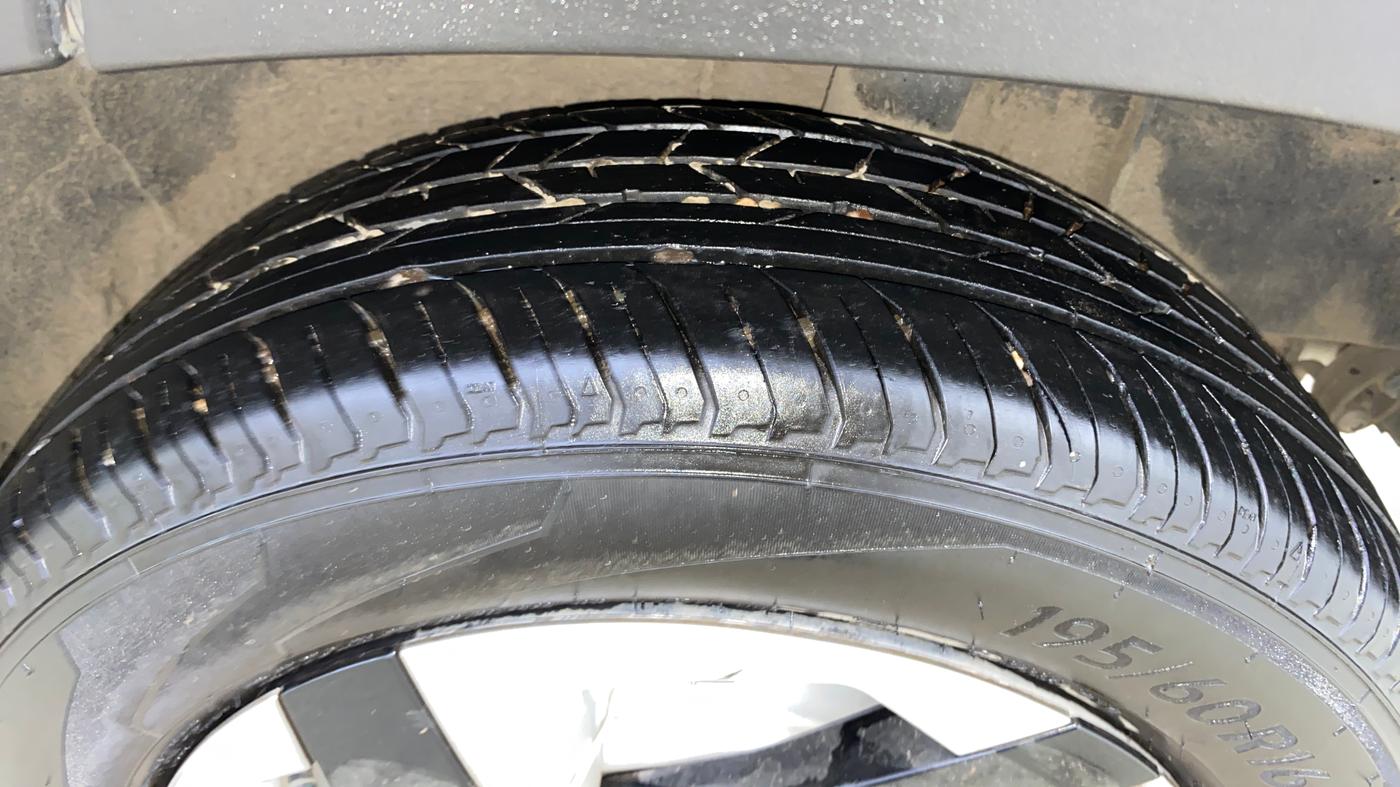 2023 Nissan MAGNITE XE, Petrol, Manual, 12,323 km, Left Rear Tyre Tread
