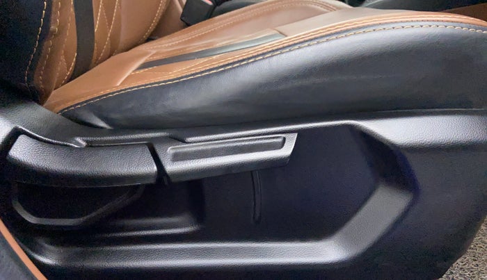 2021 Hyundai VENUE 1.0L Turbo GDI SX MT, Petrol, Manual, 16,134 km, Driver Side Adjustment Panel