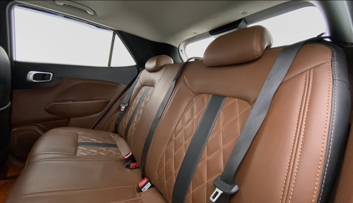 2021 Hyundai VENUE 1.0L Turbo GDI SX MT, Petrol, Manual, 16,134 km, Right Side Rear Door Cabin
