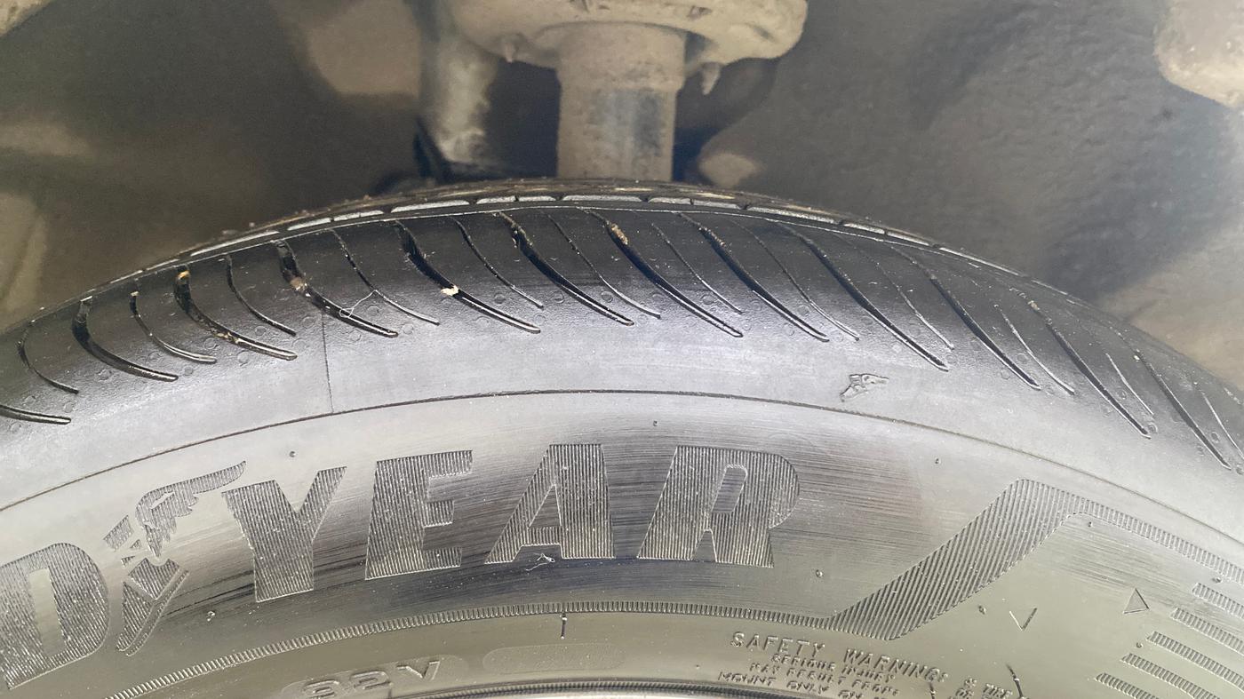 2019 Ford Ecosport TITANIUM + 1.5L PETROL AT, CNG, Automatic, 69,791 km, Right Front Tyre Tread