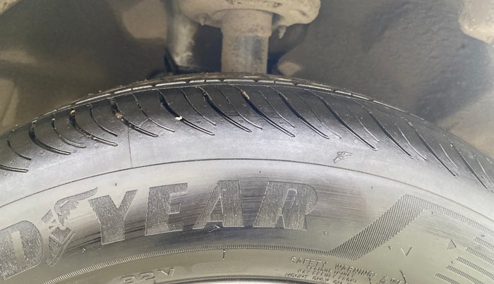 2019 Ford Ecosport TITANIUM + 1.5L PETROL AT, CNG, Automatic, 69,363 km, Right Front Tyre Tread