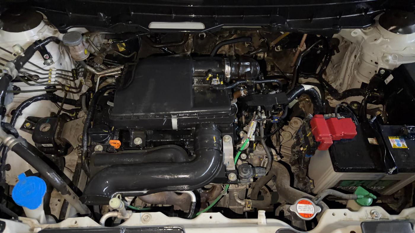 2022 Maruti BREZZA VXI SMART HYBRID, Petrol, Manual, 52,529 km, Engine View