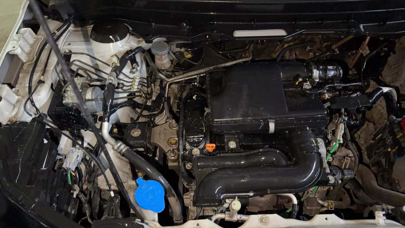 2022 Maruti BREZZA VXI SMART HYBRID, Petrol, Manual, 52,529 km, Engine View - Right