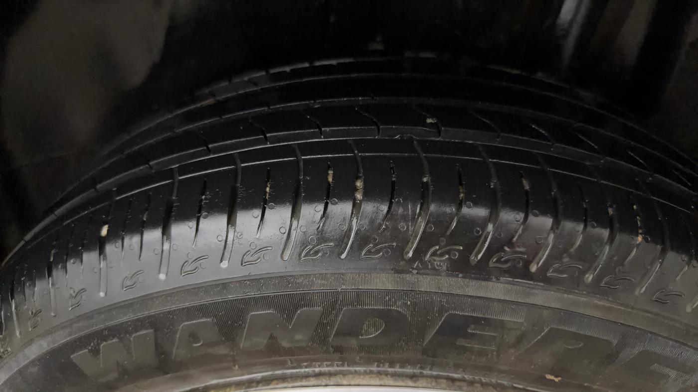 2022 Maruti BREZZA VXI SMART HYBRID, Petrol, Manual, 52,529 km, Left Rear Tyre Tread