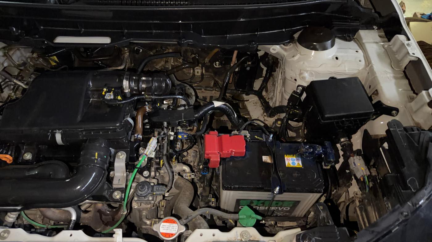 2022 Maruti BREZZA VXI SMART HYBRID, Petrol, Manual, 52,529 km, Engine View - Left