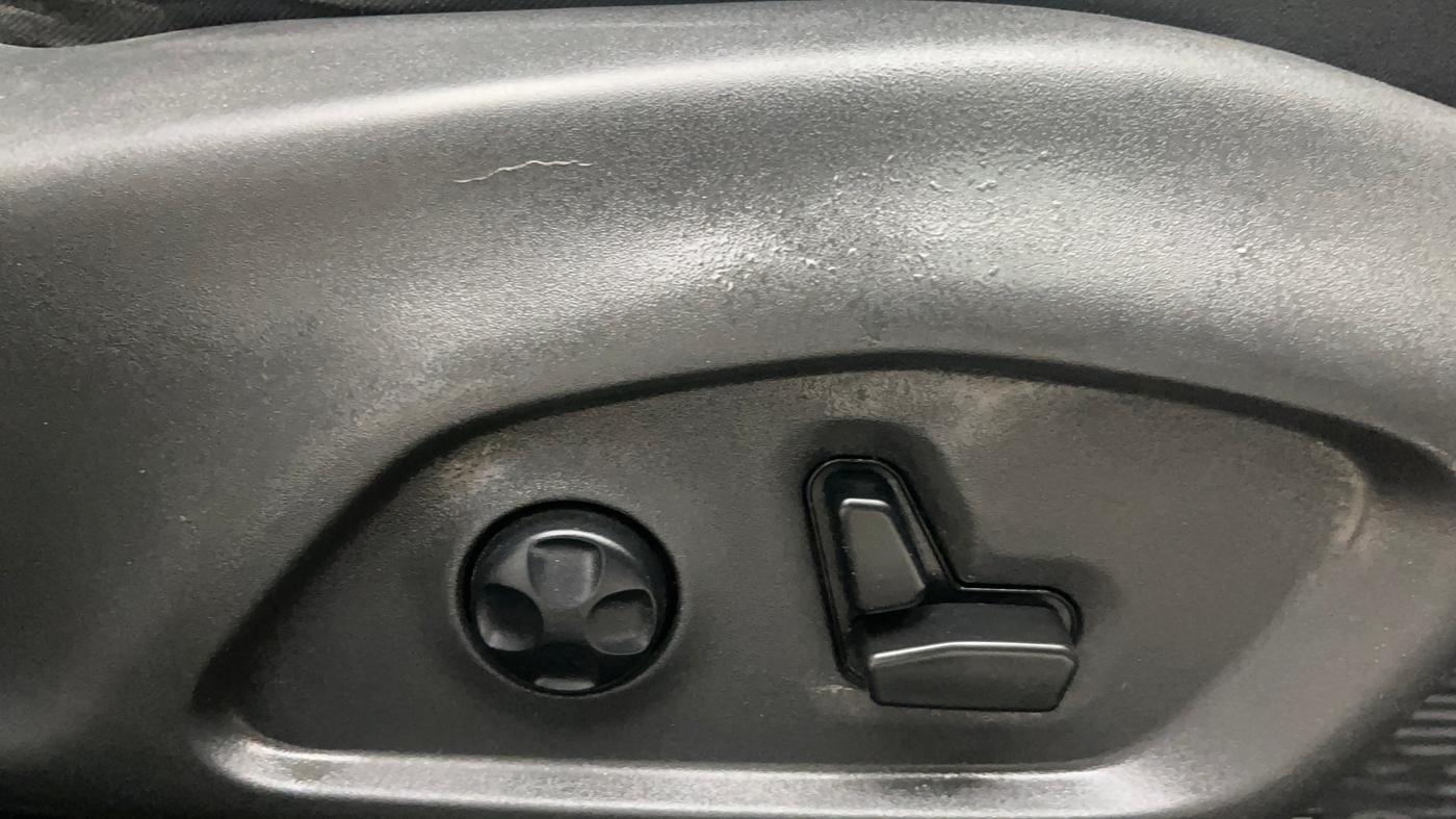 2022 Jeep Compass MODEL S (O) 1.4 PETROL DCT, Petrol, Automatic, 43,914 km, Driver Side Adjustment Panel