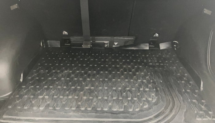 2022 Jeep Compass MODEL S (O) 1.4 PETROL DCT, Petrol, Automatic, 43,914 km, Boot Inside