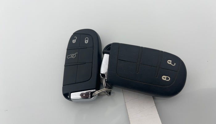 2022 Jeep Compass MODEL S (O) 1.4 PETROL DCT, Petrol, Automatic, 43,914 km, Key Close Up