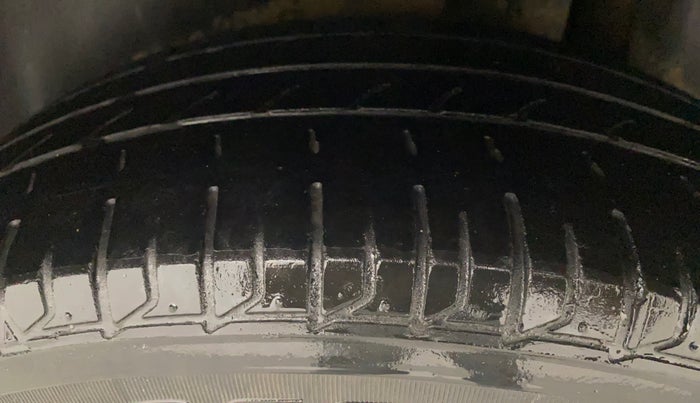 2015 Maruti Ciaz ZXI AT, Petrol, Automatic, 85,266 km, Left Rear Tyre Tread