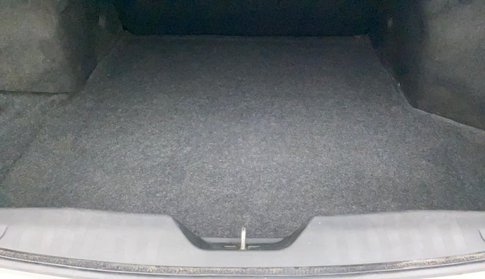 2015 Maruti Ciaz ZXI AT, Petrol, Automatic, 85,266 km, Boot Inside