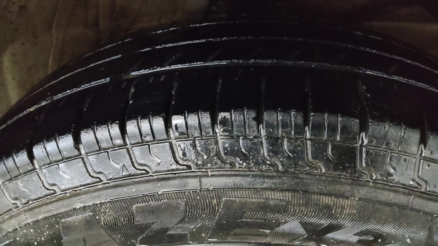 2021 Maruti Dzire VXI, Petrol, Manual, 1,55,543 km, Right Front Tyre Tread