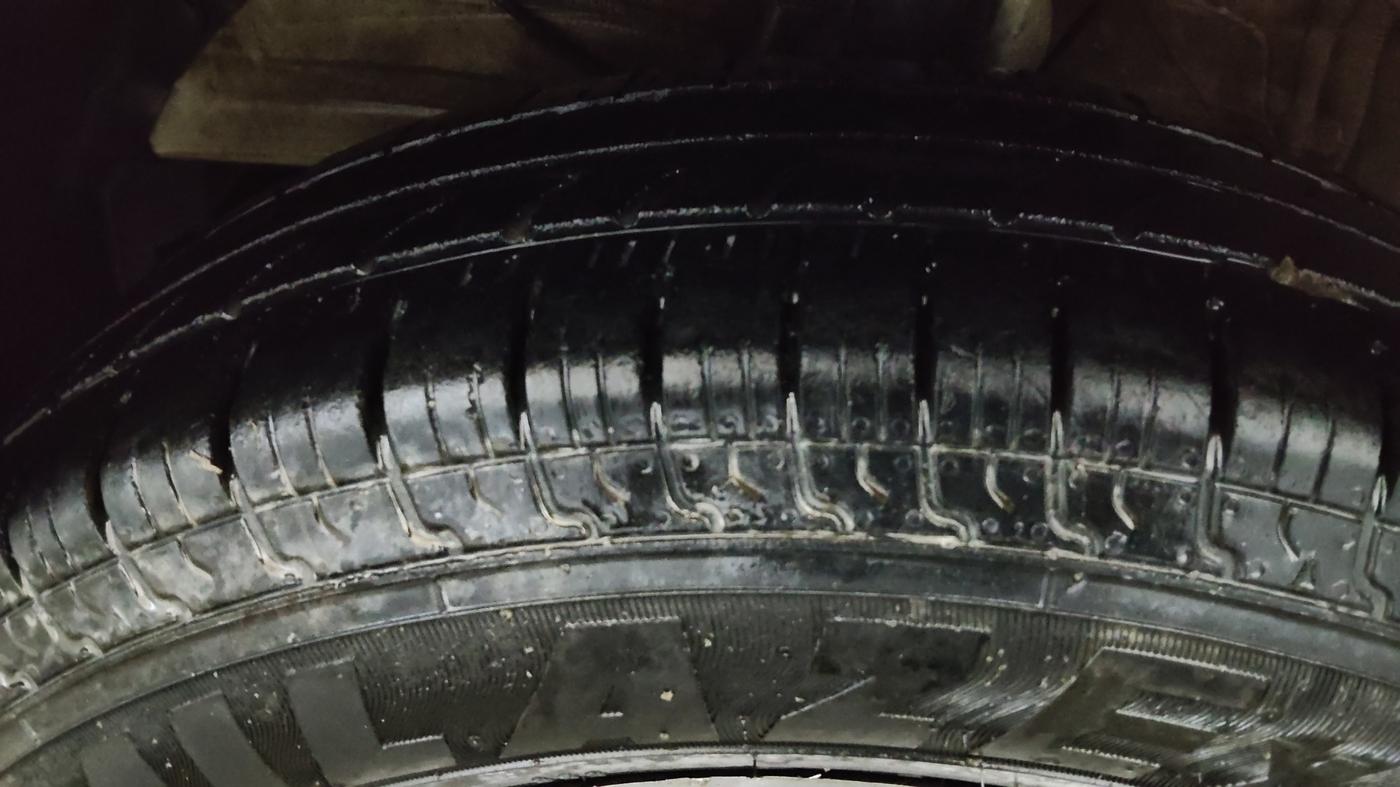 2021 Maruti Dzire VXI, Petrol, Manual, 1,55,543 km, Left Front Tyre Tread
