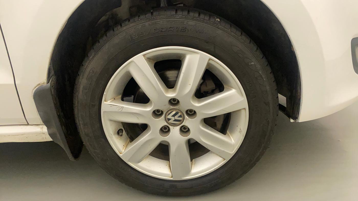 2012 Volkswagen Polo HIGHLINE1.2L, Petrol, Manual, 61,307 km, Right Front Wheel