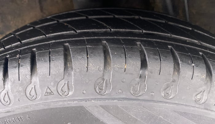 2020 Renault Kwid RXL, Petrol, Manual, 31,408 km, Right Rear Tyre Tread