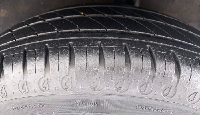 2020 Renault Kwid RXL, Petrol, Manual, 31,408 km, Left Rear Tyre Tread