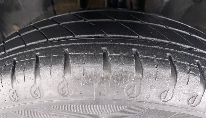 2020 Renault Kwid RXL, Petrol, Manual, 31,408 km, Left Front Tyre Tread