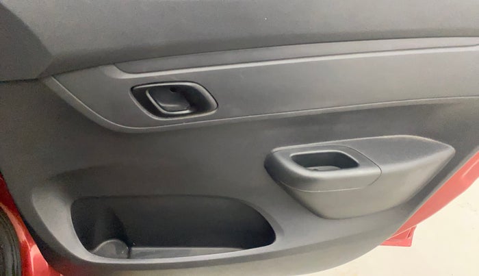 2016 Renault Kwid RXT 0.8, Petrol, Manual, 71,107 km, Driver Side Door Panels Control