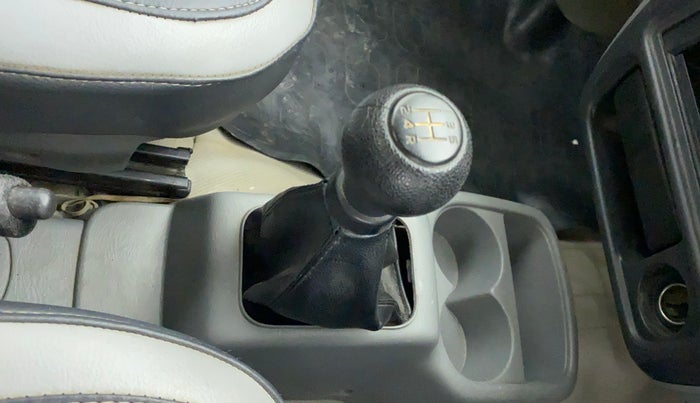 2014 Maruti Alto K10 VXI, Petrol, Manual, 96,747 km, Gear lever - Boot Cover minor damage