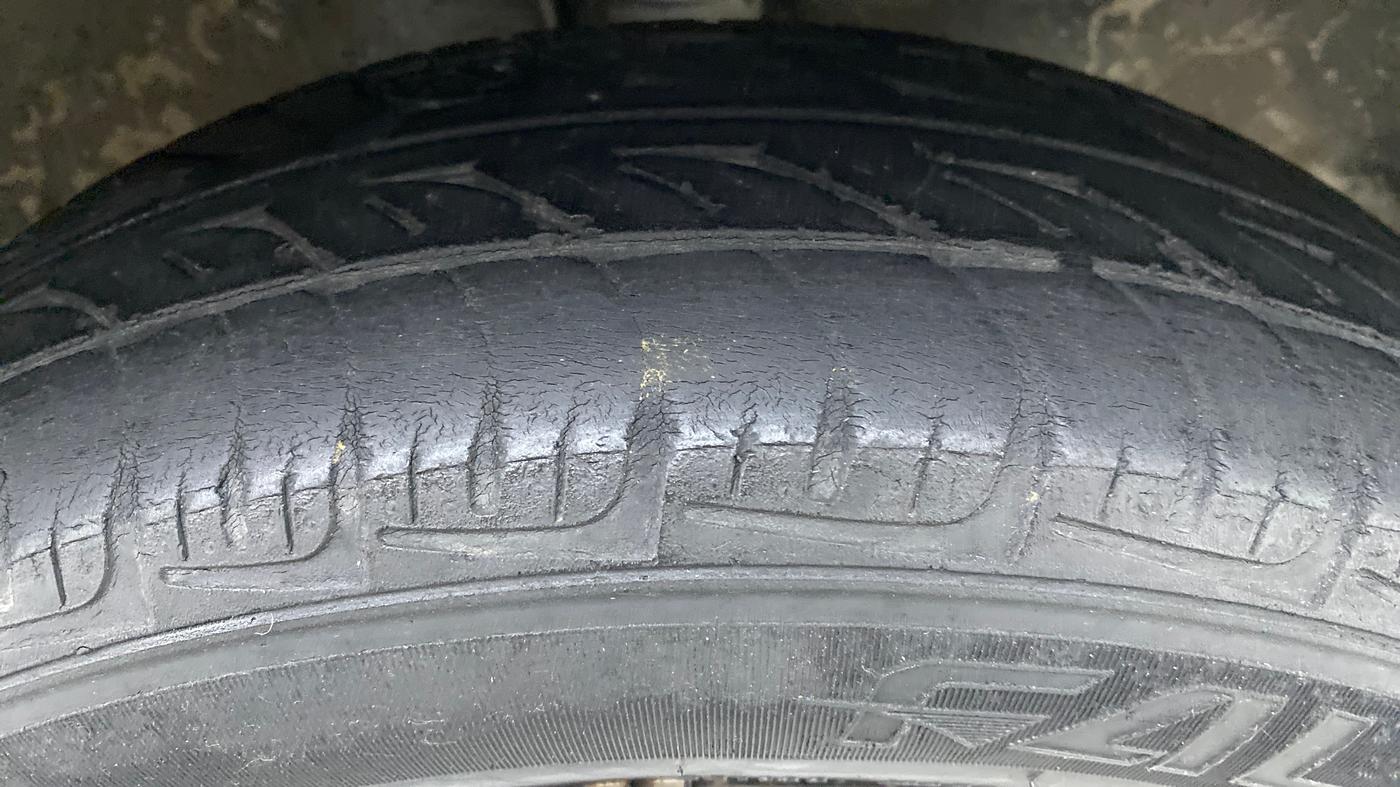 2015 Maruti Wagon R 1.0 VXI, Petrol, Manual, 57,803 km, Right Front Tyre Tread