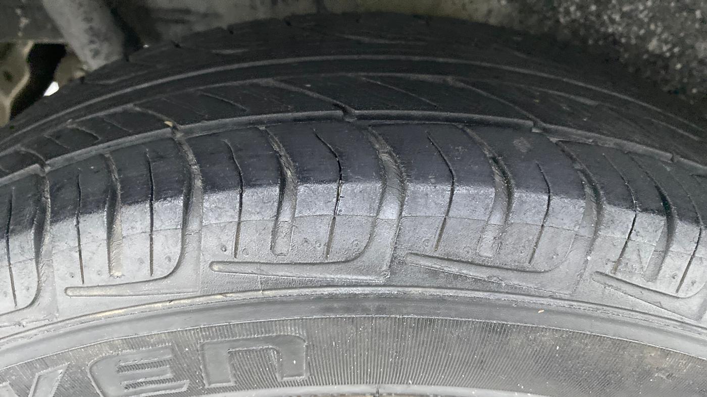 2015 Maruti Wagon R 1.0 VXI, Petrol, Manual, 57,803 km, Right Rear Tyre Tread