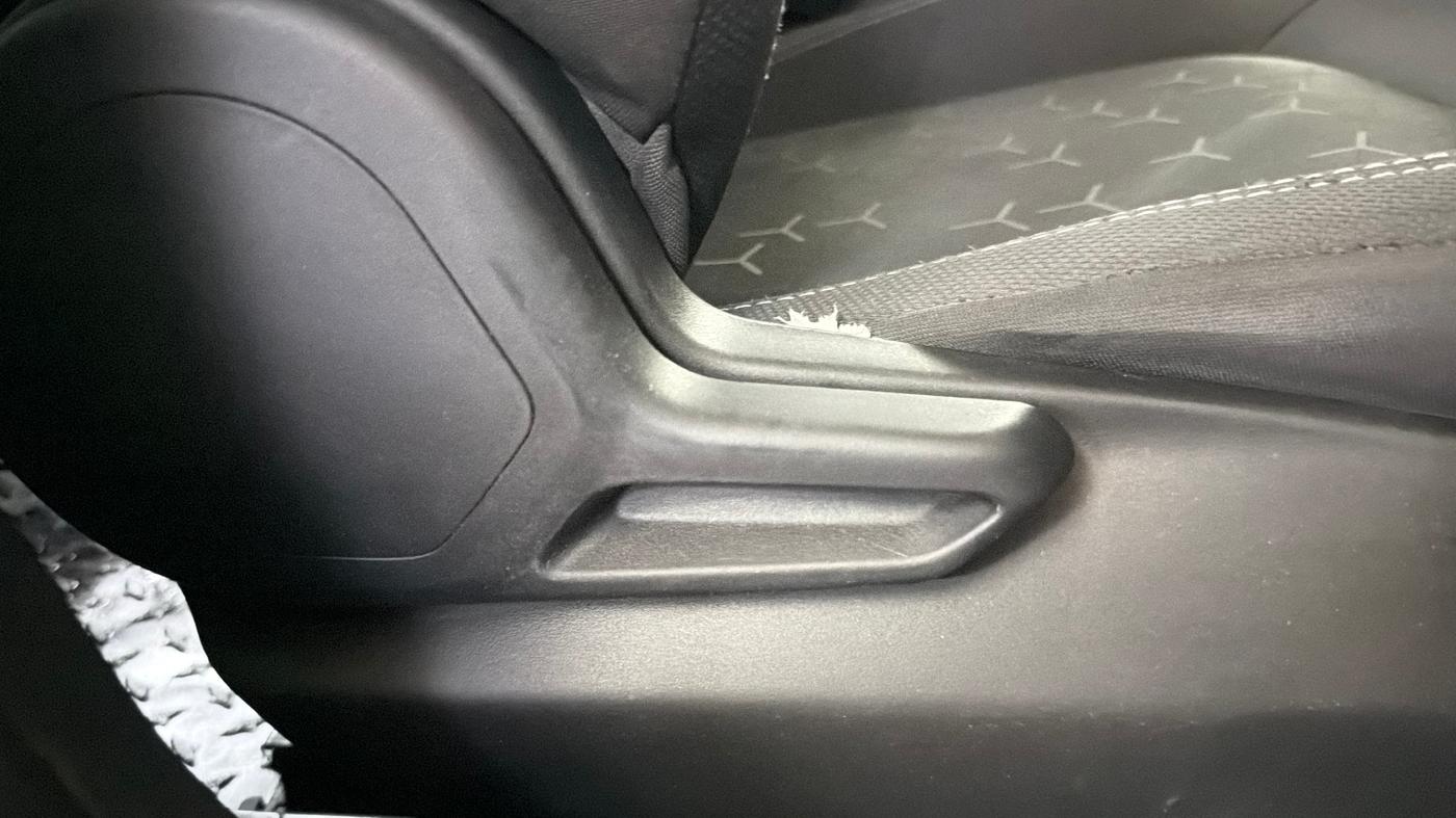 2022 Tata NEXON XE PETROL, Petrol, Manual, 34,483 km, Driver Side Adjustment Panel