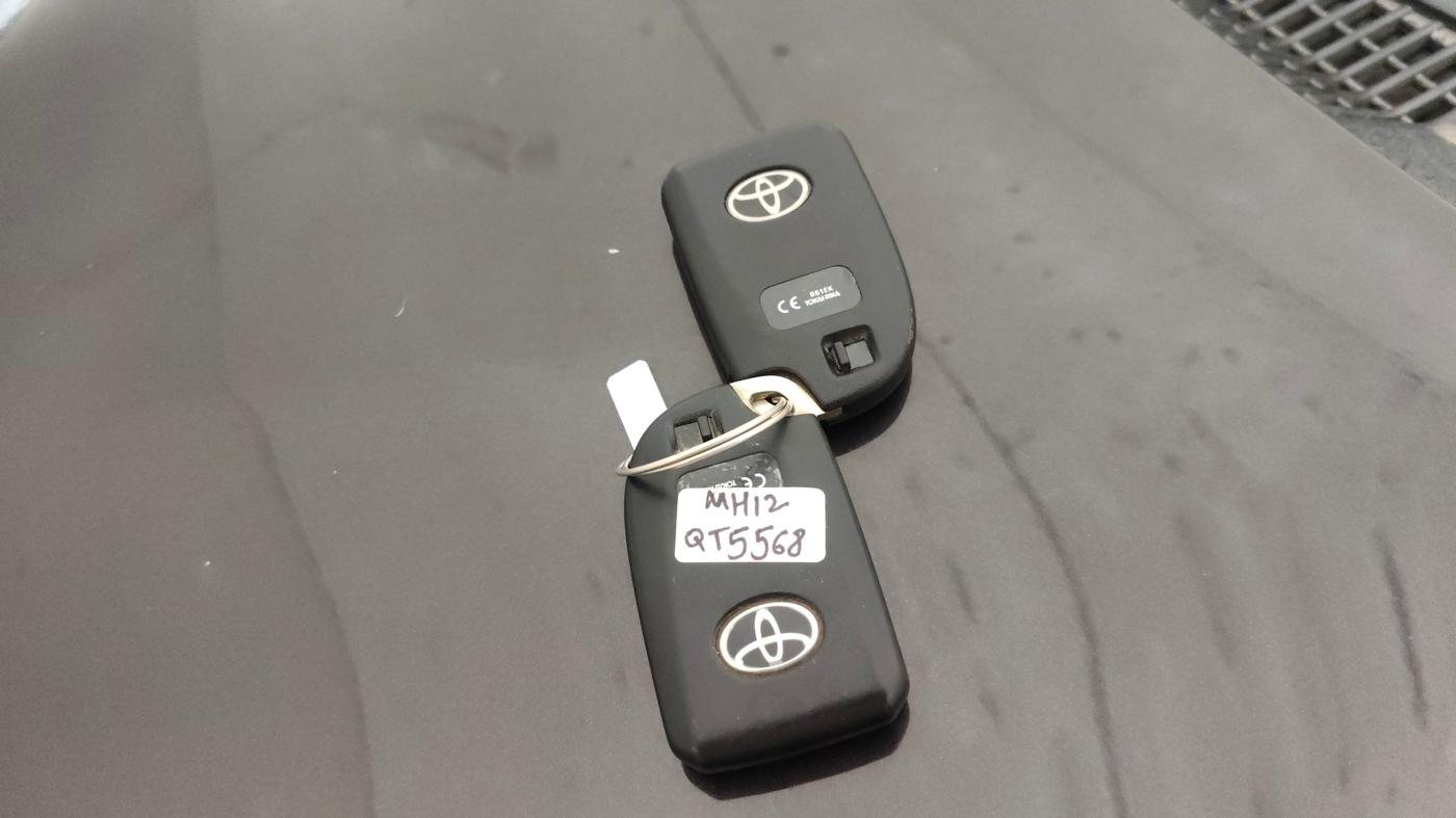 2018 Toyota YARIS VX CVT, Petrol, Automatic, 55,130 km, Key Close Up