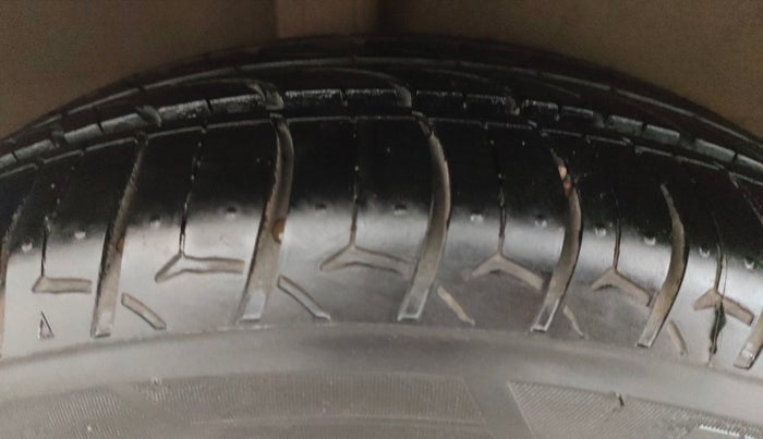 2018 Toyota YARIS VX CVT, Petrol, Automatic, 55,033 km, Right Rear Tyre Tread