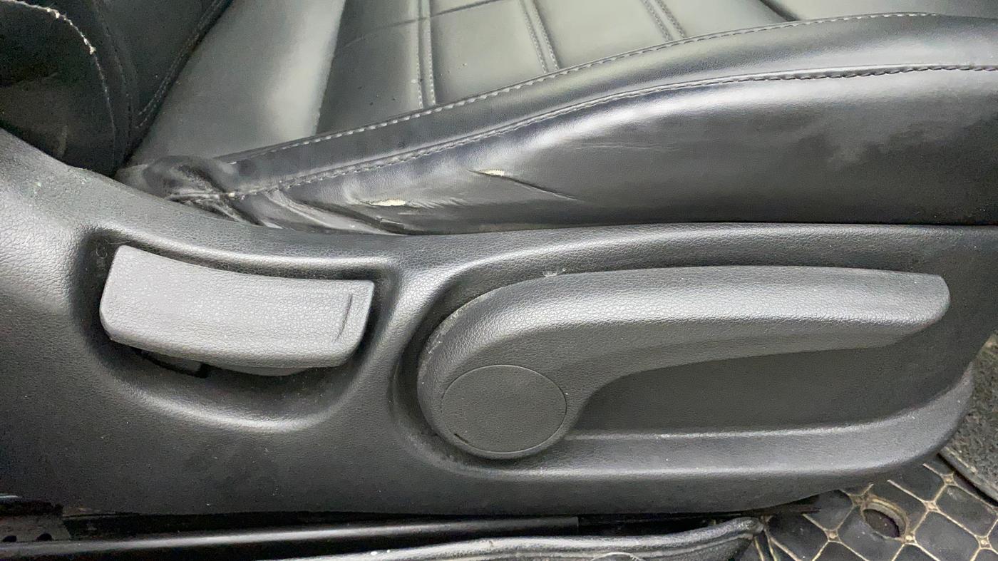 2019 Hyundai Verna 1.6 VTVT SX, Petrol, Manual, 84,143 km, Driver Side Adjustment Panel