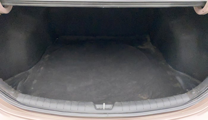 2019 Hyundai Verna 1.6 VTVT SX, Petrol, Manual, 84,143 km, Boot Inside