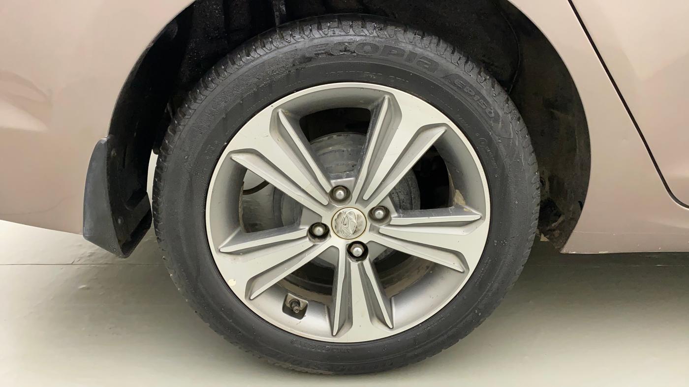 2019 Hyundai Verna 1.6 VTVT SX, Petrol, Manual, 84,143 km, Right Rear Wheel