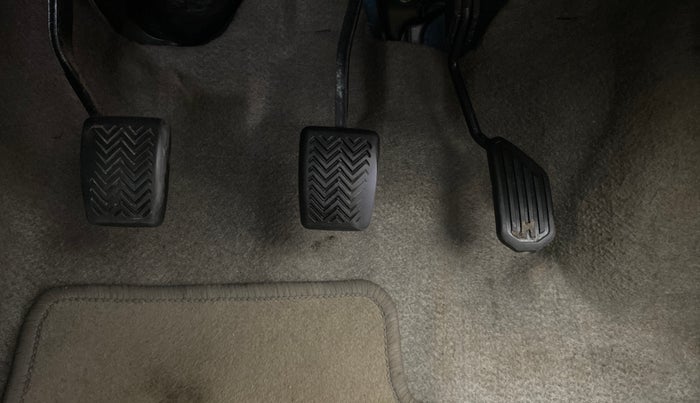 2013 Toyota Etios G, Petrol, Manual, 48,919 km, Pedals