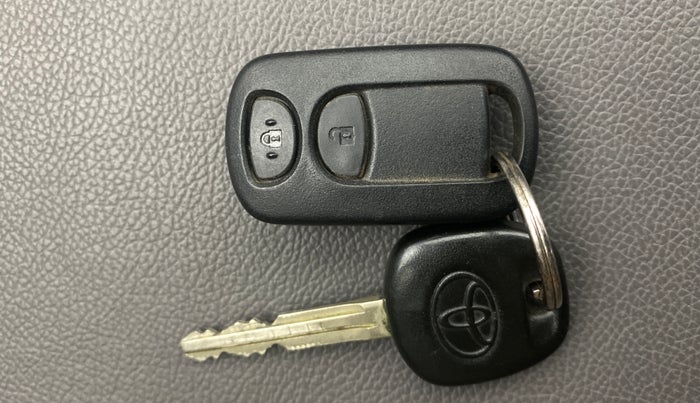 2013 Toyota Etios G, Petrol, Manual, 48,919 km, Key Close Up