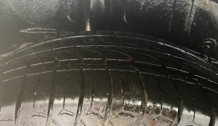 2013 Toyota Etios G, Petrol, Manual, 48,919 km, Right Rear Tyre Tread