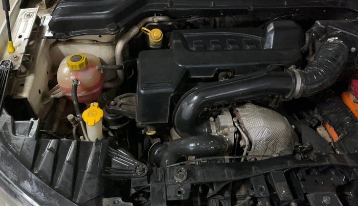 2020 Mahindra XUV300 W4 1.5 DIESEL, Diesel, Manual, 75,621 km, Engine View - Right